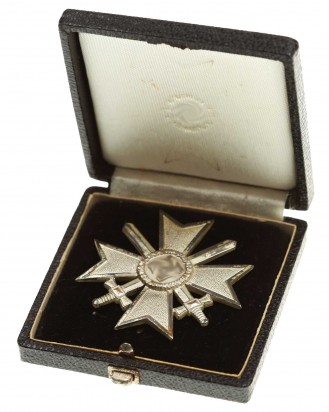 © DGDE GmbH - Kriegsverdienstkreuz mit Schwertern 1.Klasse 1939 im Etui - 43