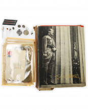 Adolf Hitler - cigarettes collecting picture album in original packaging