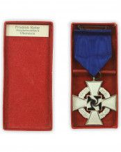 Faithful Service Medal 25 in a case by Friedrich Keller Oberstein