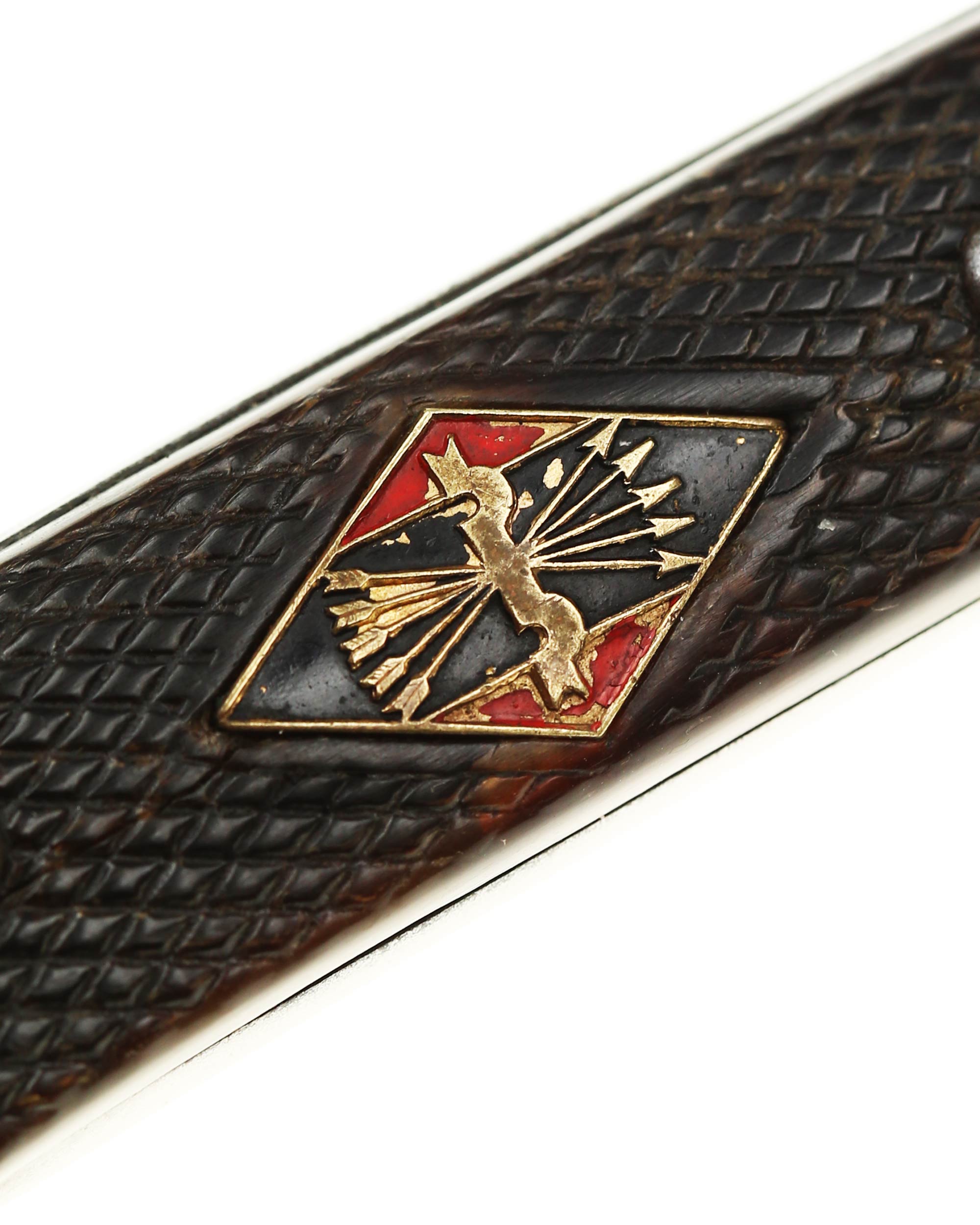 Походный нож Фаланги — рукоять с клепаными щечками и эмблемой