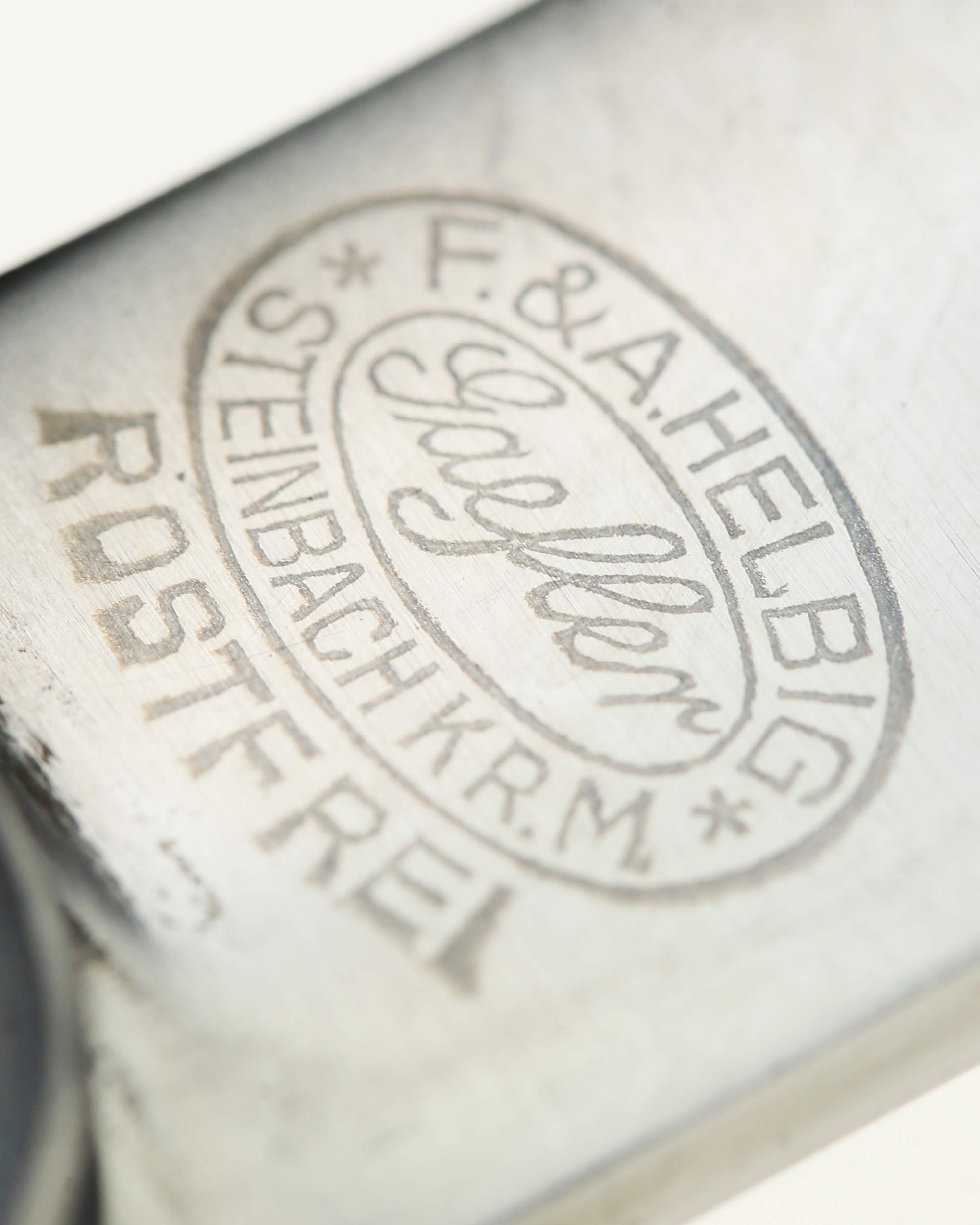 Marlin spike and mechanism of the Helbig Gravity Knife