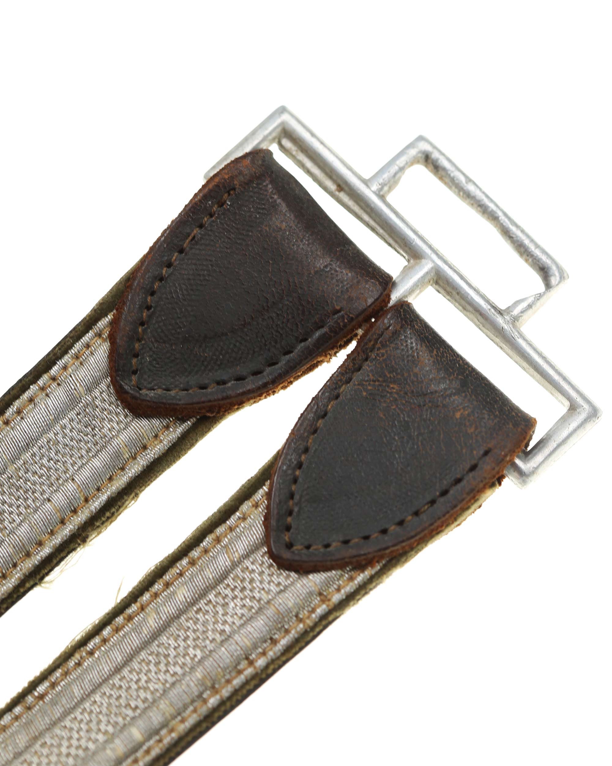 Gehänge Heeres-Offiziersdolch – Riemen und Beschläge in zeittypischer Ausführung