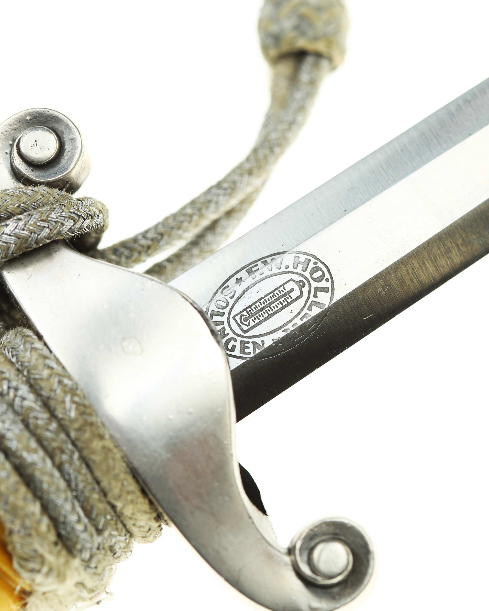 Army officer dagger – maker mark F.W. Höller Solingen on reverse of blade