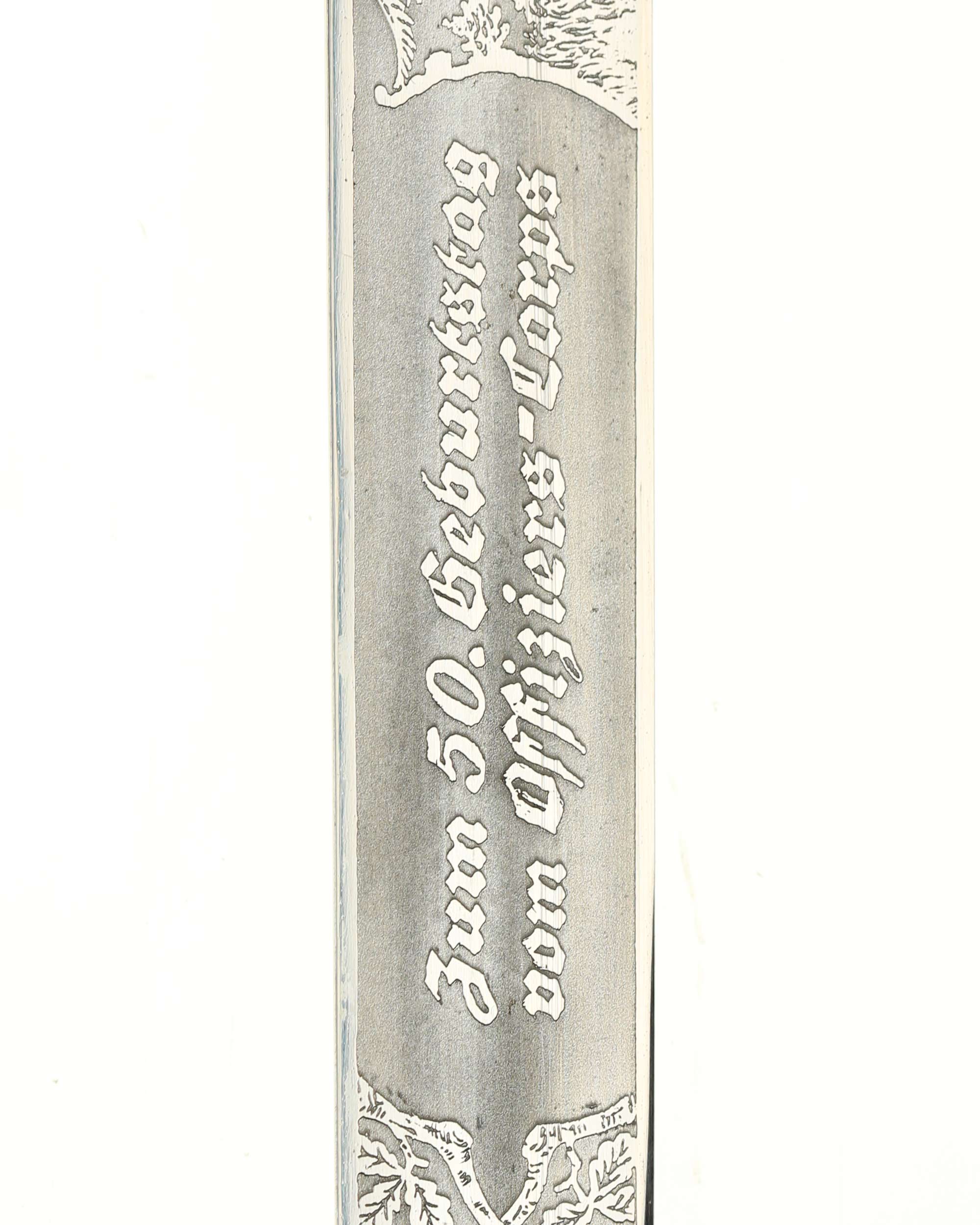Dedication inscription Zum 50 Geburtstag vom Offiziers Corps on the blade