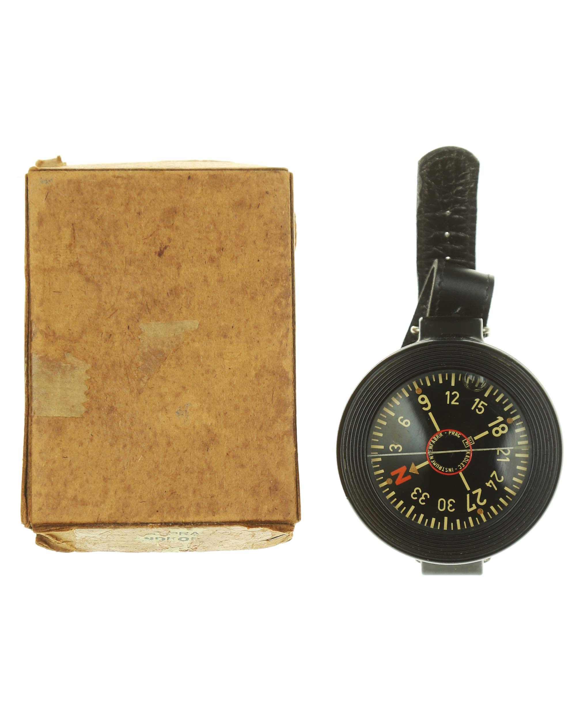 Detail view of compass scale Luftwaffe wrist compass AK39