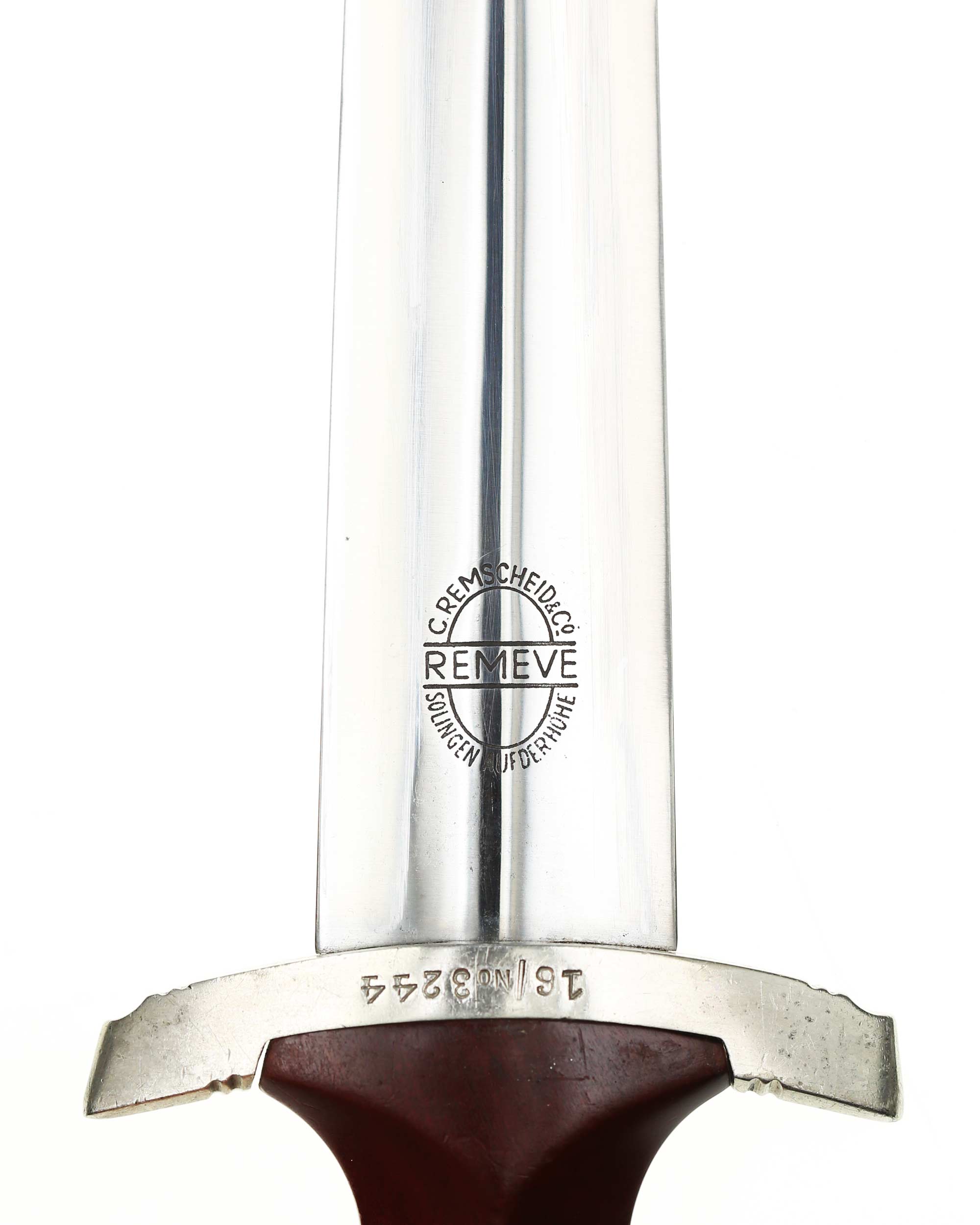 SA Dolch – Herstellerzeichen C. Remscheid & Co. Solingen REMEVE auf der Klingenrückseite