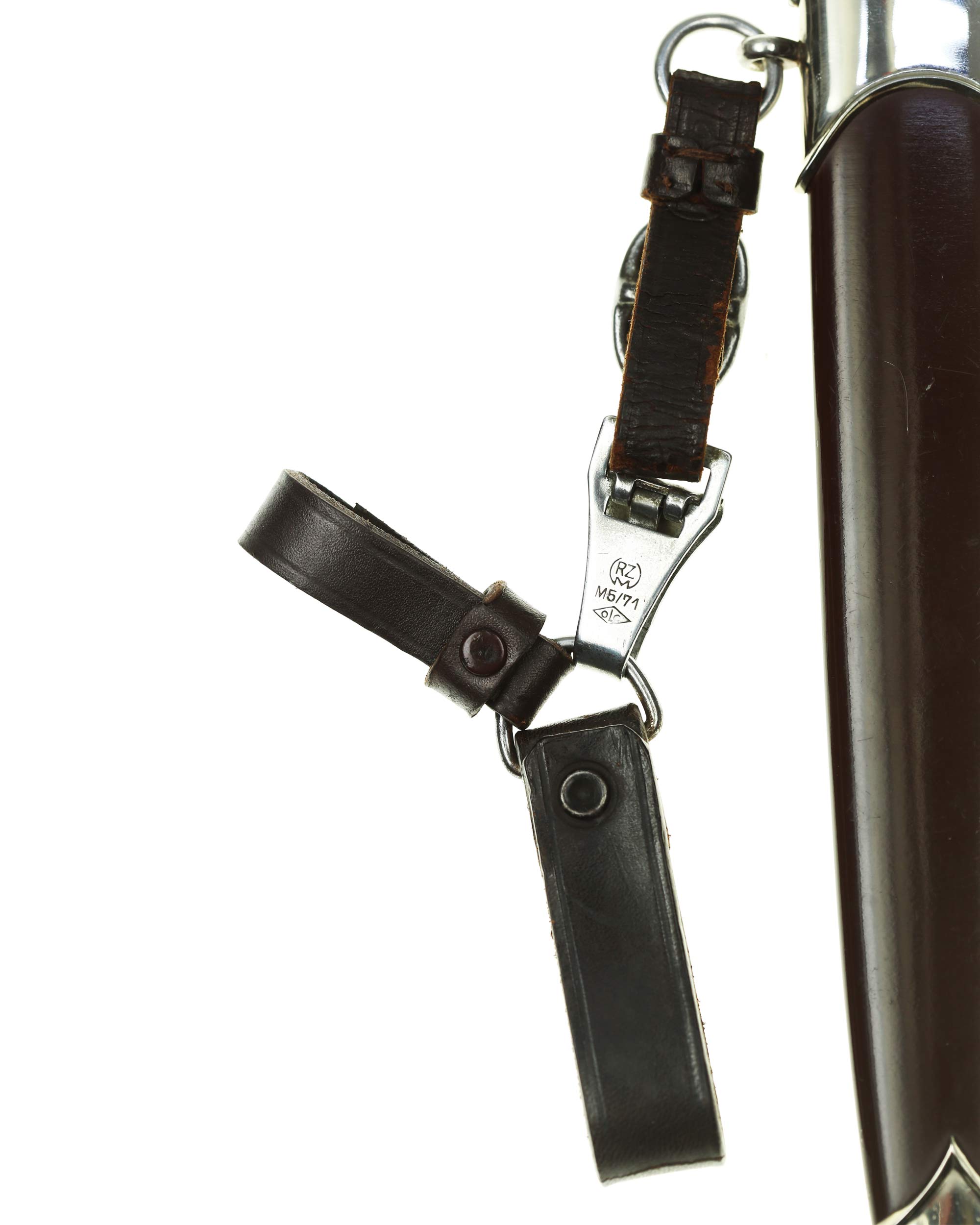 Кинжал СА с трёхсоставным подвесом – коричневые ножны и комплект