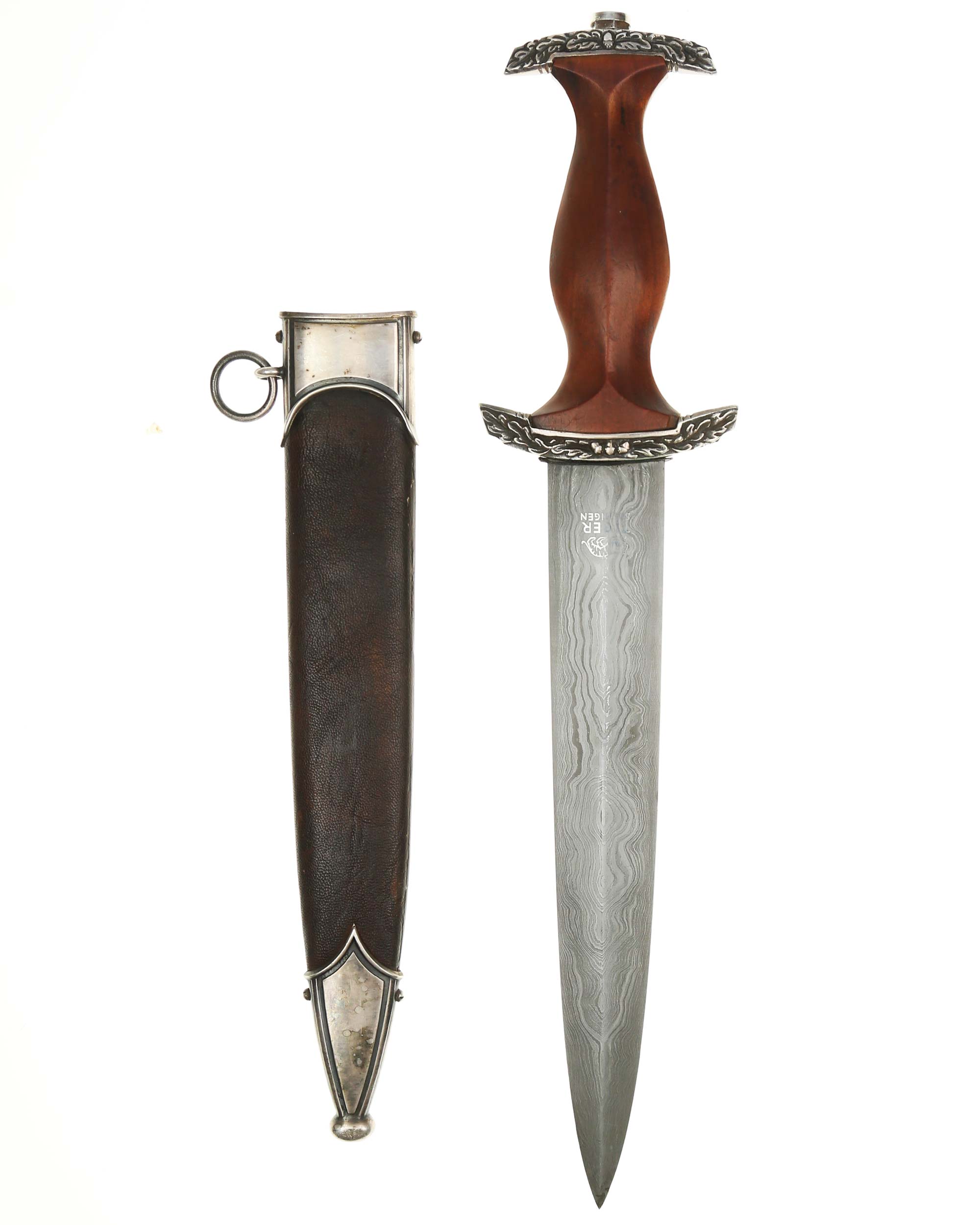 SA Ehrendolch – Griff mit Hoheitsadler und emailliertem SA-Emblem