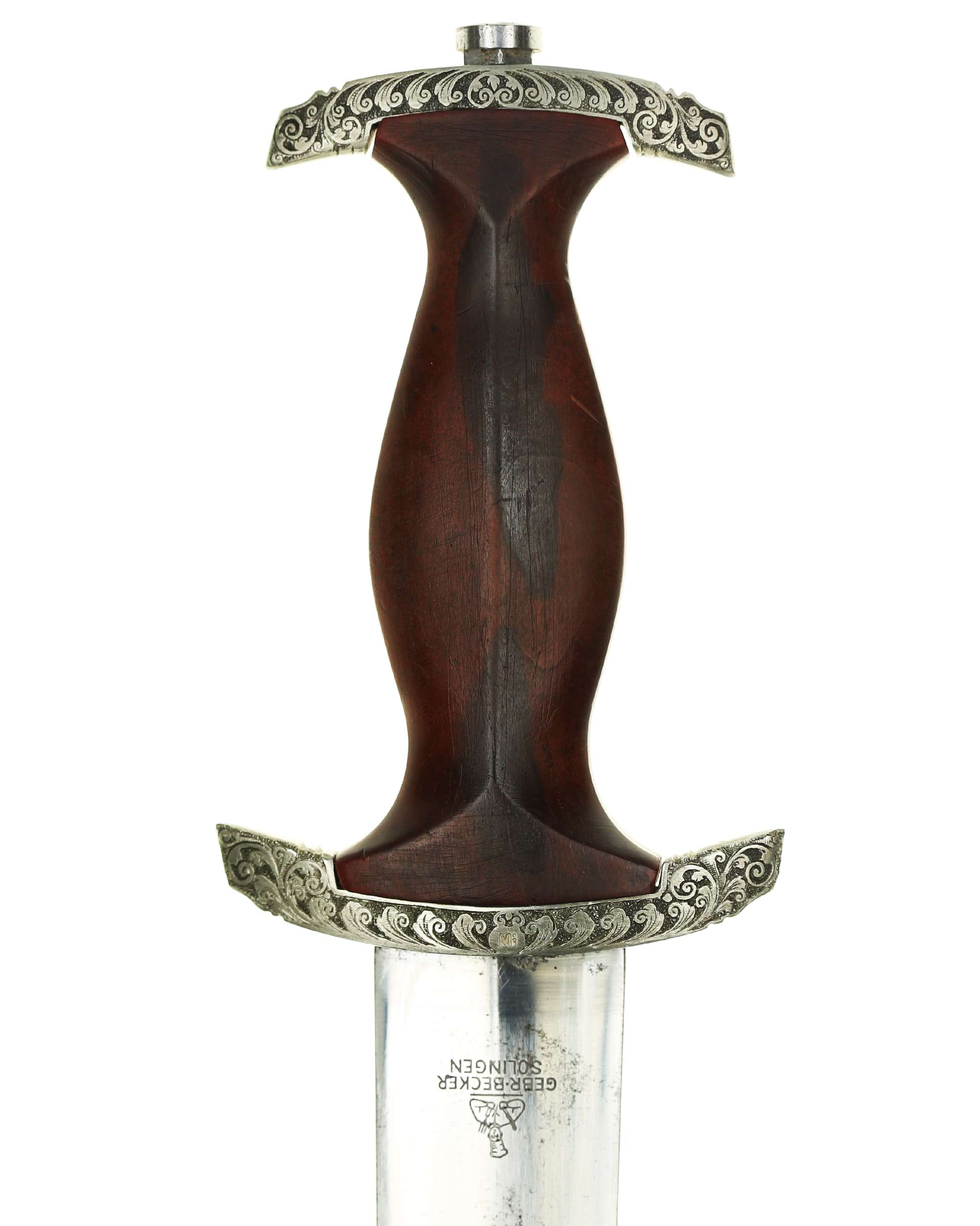 SA Dolch – Parierstangen mit floralem Dekor, Gruppenstempel Mi (Mitte) auf der unteren Parierstange