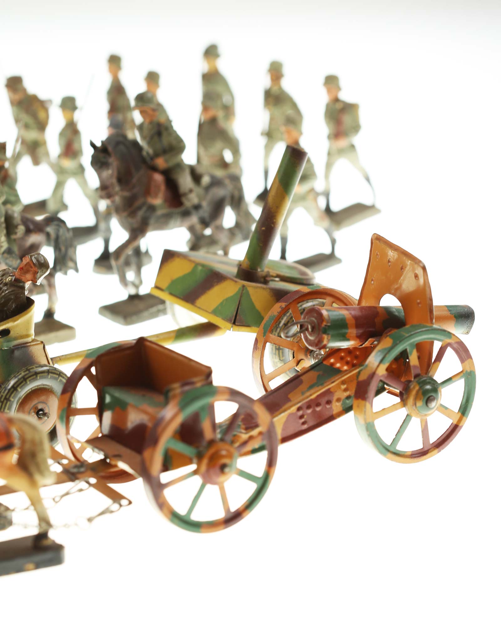 Elastolin Militärspielzeug – Sanitäterfiguren