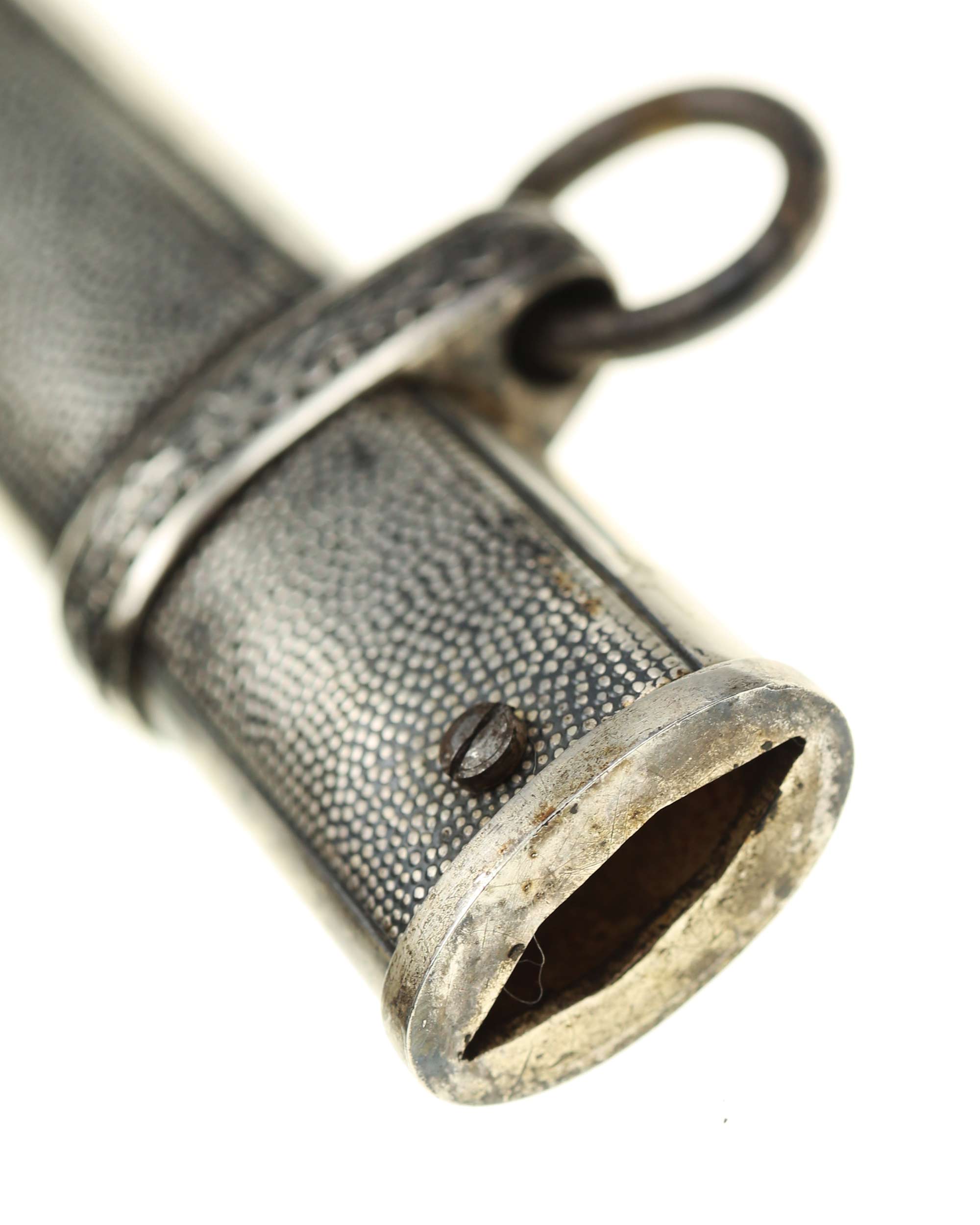 Scheide Heeres-Offiziersdolch M1935 – abgerundete Spitze, Mundstück mit rückseitiger Schraube