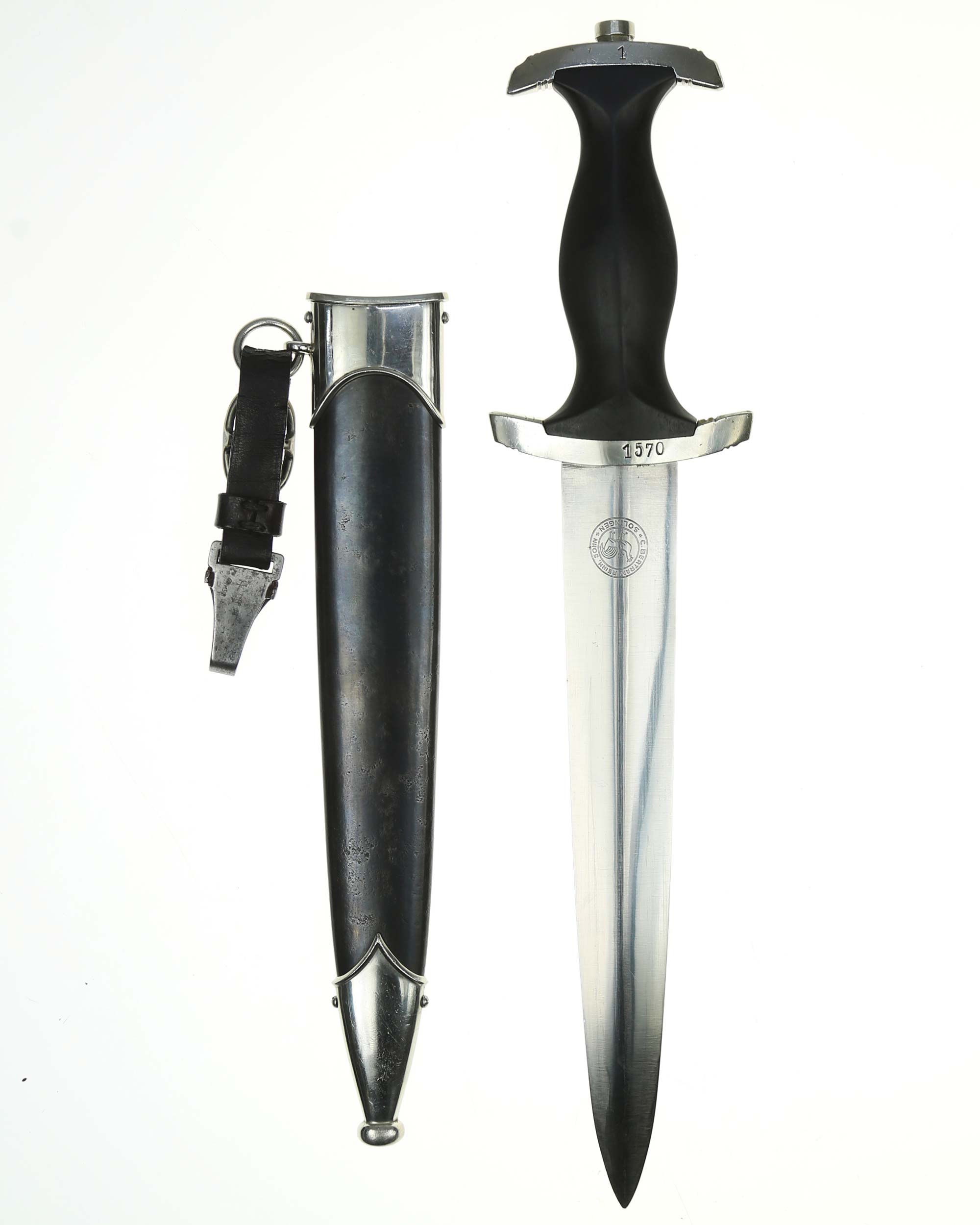 SS dagger – grip with SS runes, national eagle and early crossguard with membership number 1570