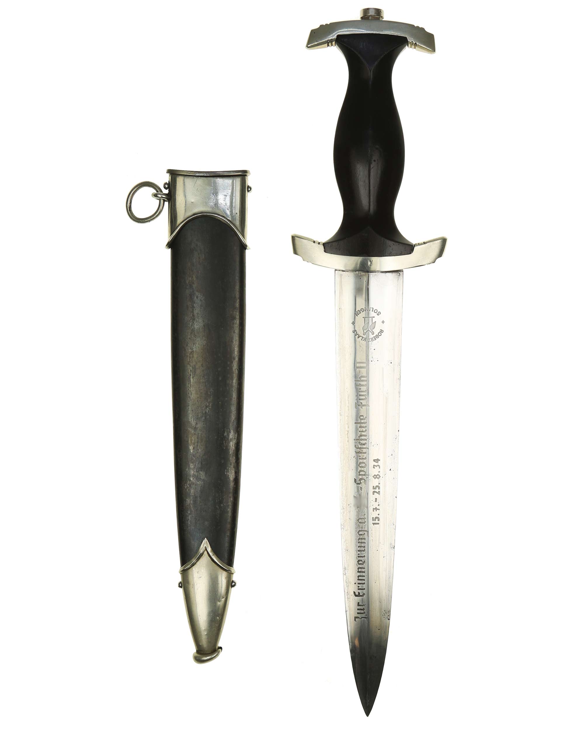 SS presentation dagger – ebony grip with enameled SS emblem and national eagle