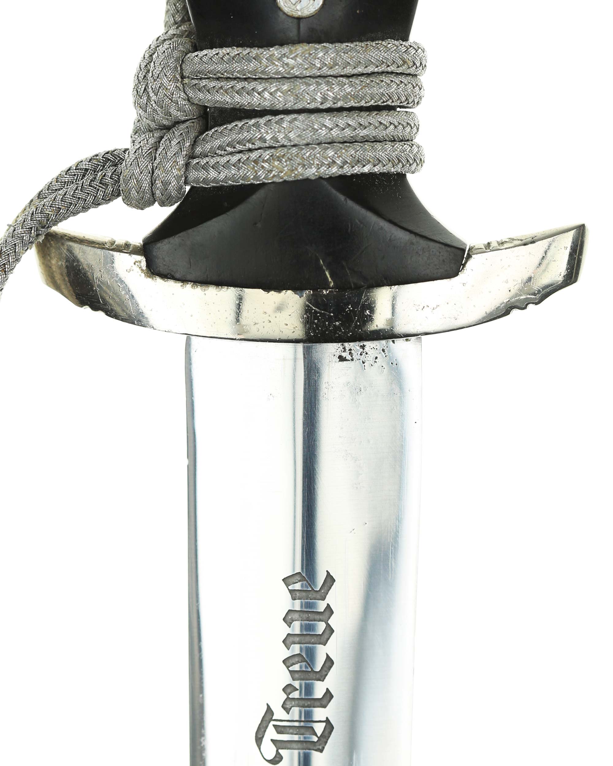 Кинжал СС с цепью — эбеновая рукоять с рунами СС, орлом и порте-пе