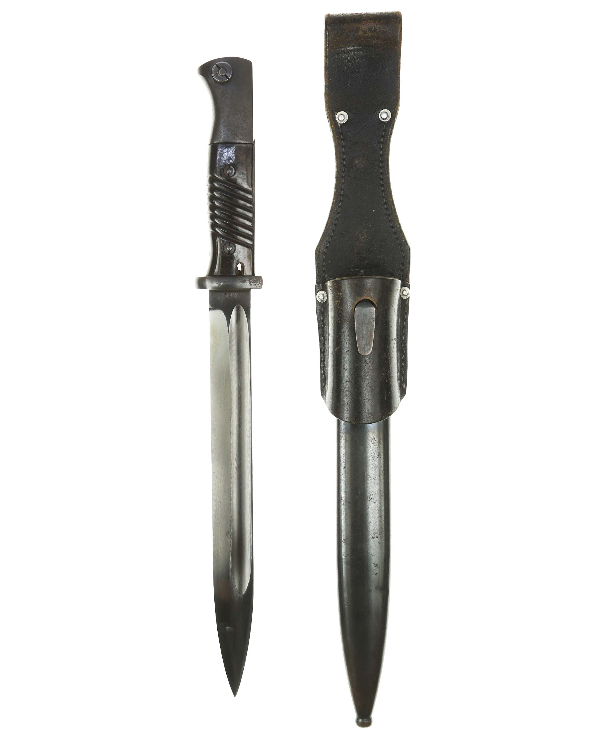 Bayonet 84/98 with black-brown Bakelite grip plates and blued steel scabbard