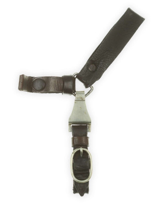 © DGDE GmbH - 3-Piece Leather Hanger for Dagger