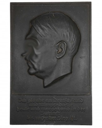 © DGDE GmbH - Gussplatte Adolf Hitler - Ges.Gesch.