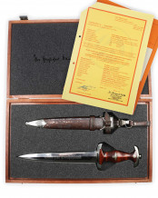 SA-Ehrendolch mit geschliffener Röhm-Widmung mit Gehänge, Expertise in Schatulle - Eickhorn Solingen
